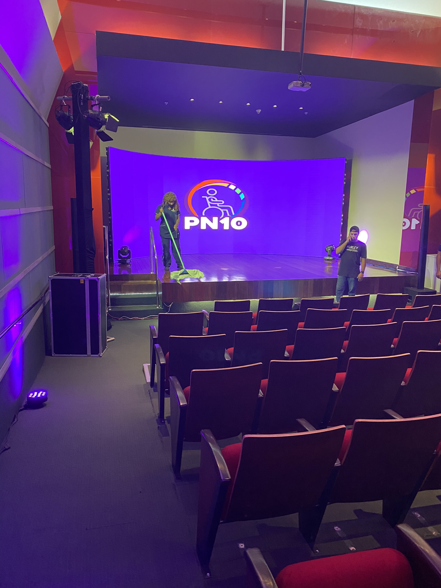 Painel de LED curvo P2.9 para cliente Porto Sudeste e Ipê Mineradora.